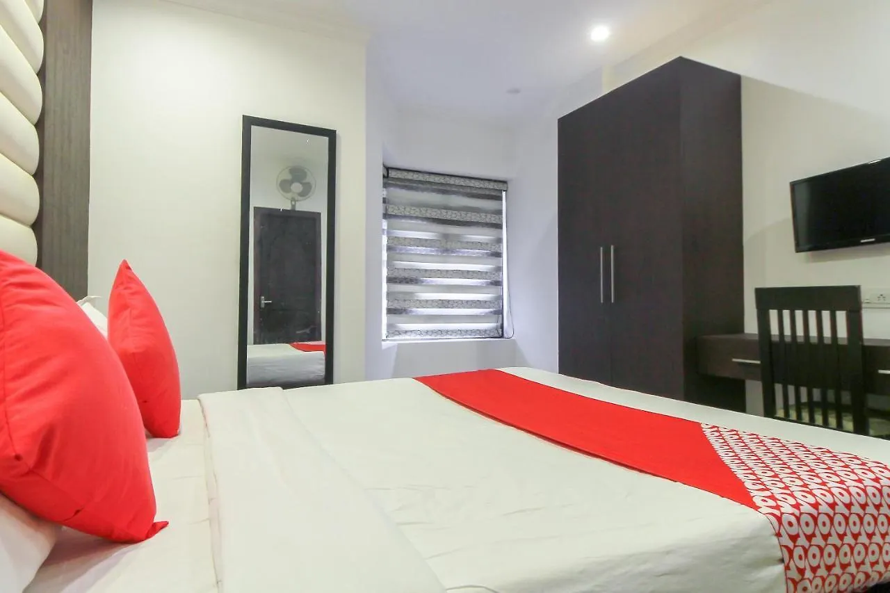 Oyo 26990 Hotel Ivory Grande Kalpetta India