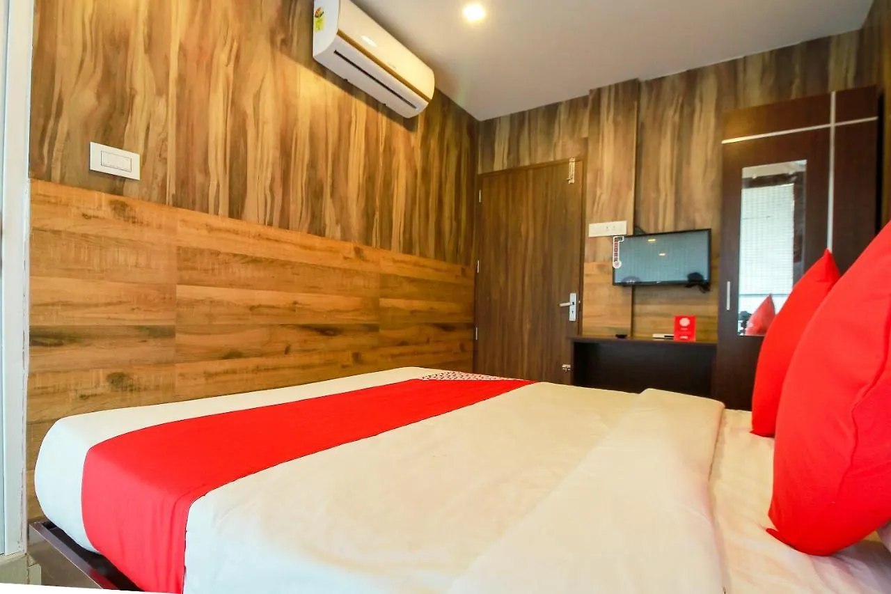 ***  Oyo 26990 Hotel Ivory Grande Kalpetta India