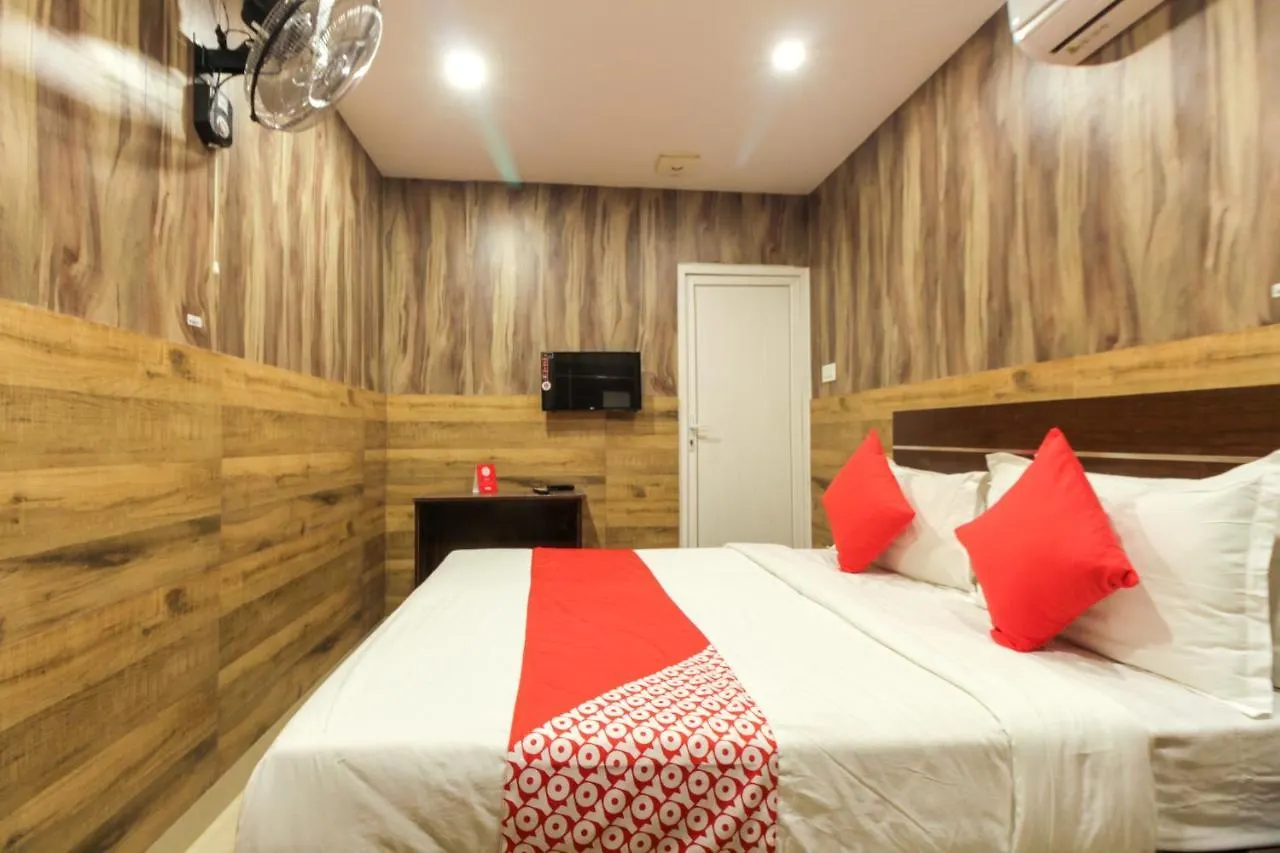 Oyo 26990 Hotel Ivory Grande Kalpetta