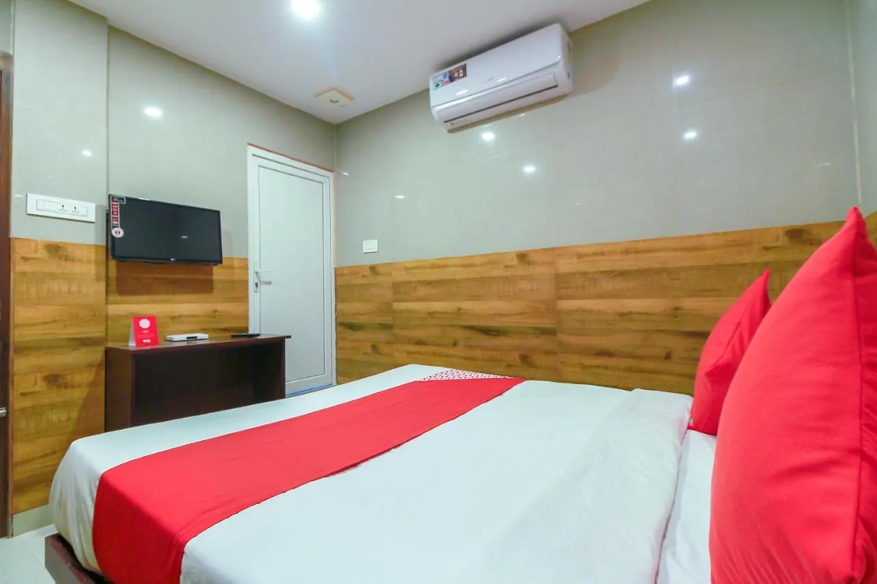 Oyo 26990 Hotel Ivory Grande Kalpetta