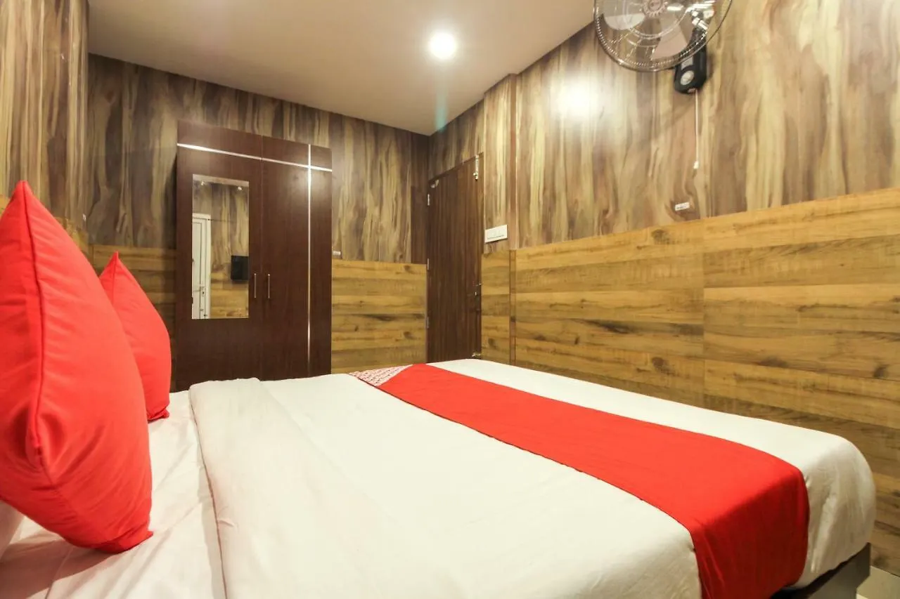 Oyo 26990 Hotel Ivory Grande Kalpetta