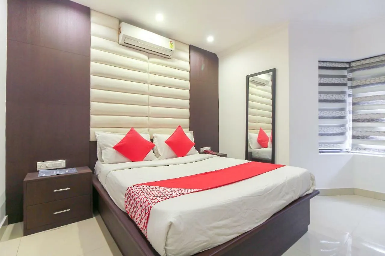 Oyo 26990 Hotel Ivory Grande Kalpetta 3*,